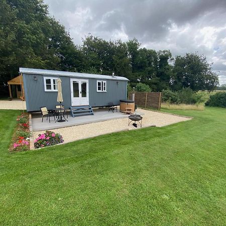 The Bibury - Westwell Downs Shepherd Huts Oxford Exterior photo
