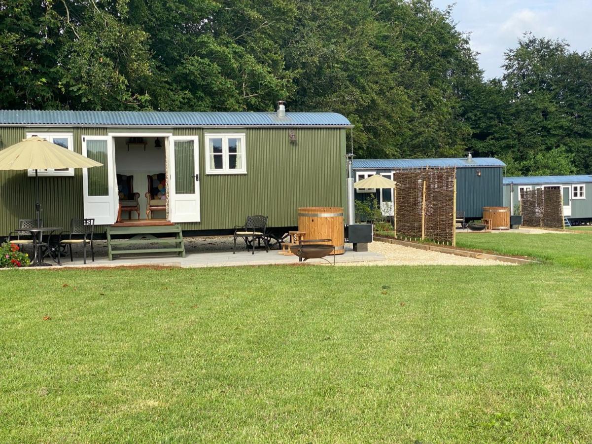 The Bibury - Westwell Downs Shepherd Huts Oxford Exterior photo